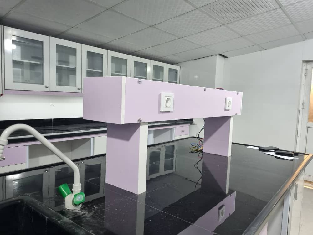 طراحی و اجرای سکوبندی آزمایشگاه دارویی-کیمیاژن پژوه پارس